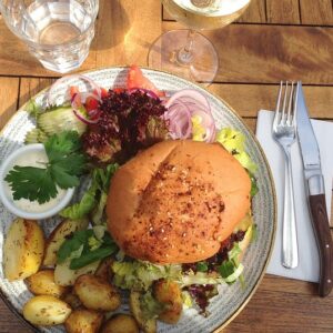 Smag på sommeren: Sæsonens bedste råvarer og opskrifter